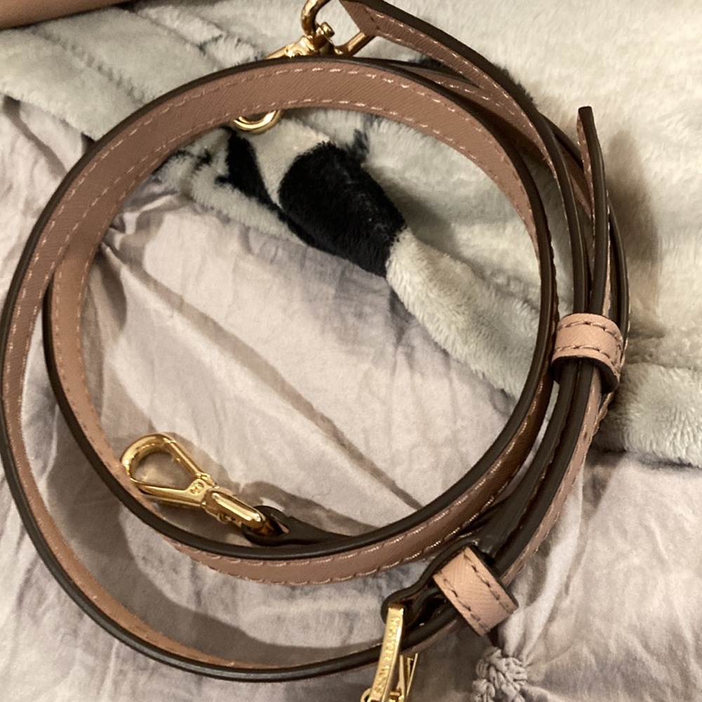 Micheal Kors - Picture 3 of 8
